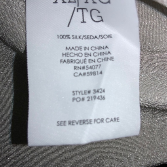 CAbi Dove Grey Silk Popover half button Blouse Sz XL Style# 3424 button cuffs - Picture 7 of 8